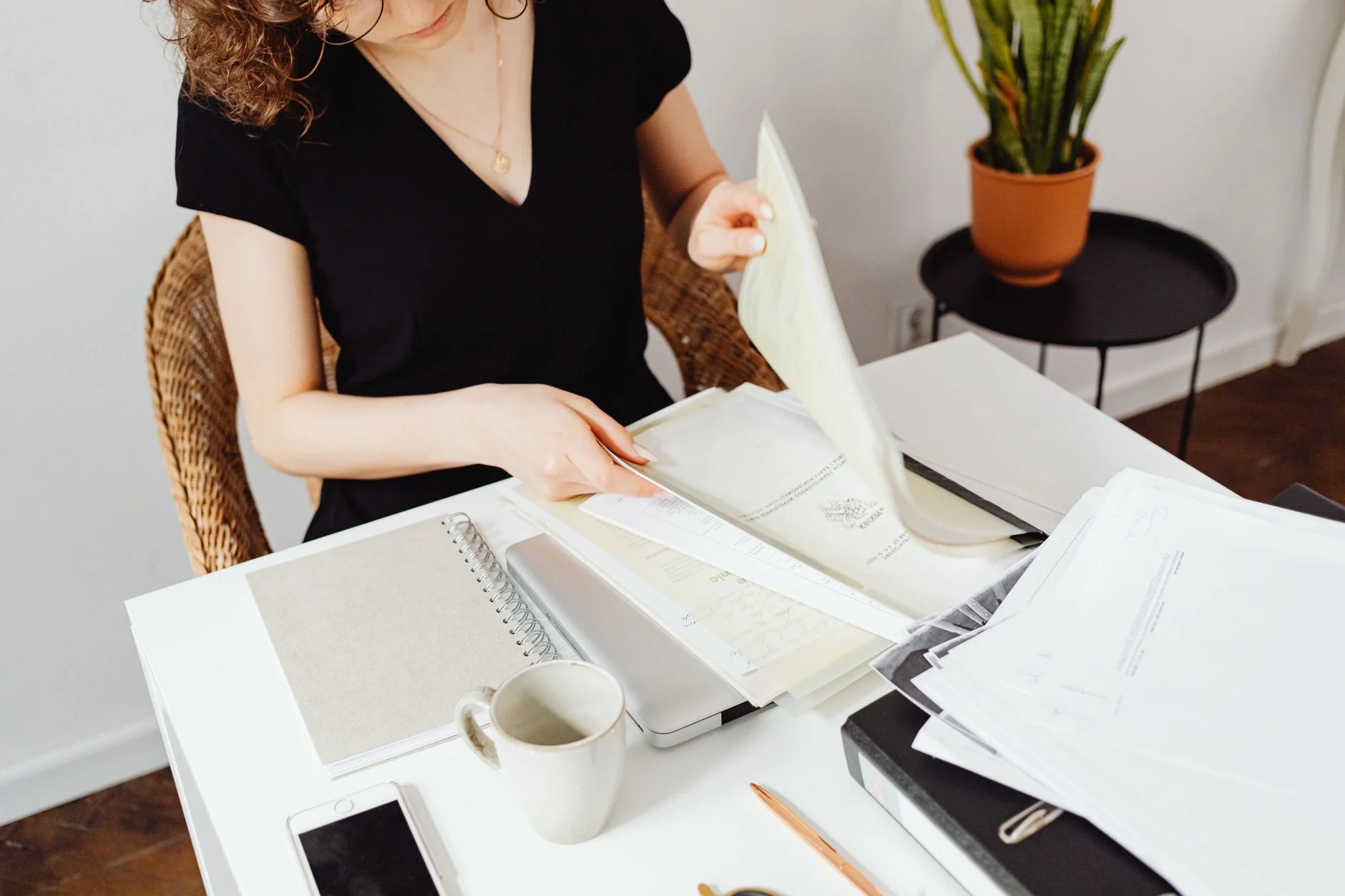 Người phụ trách sắp xếp hồ sơ để chọn phiên bản nội dung đại diện